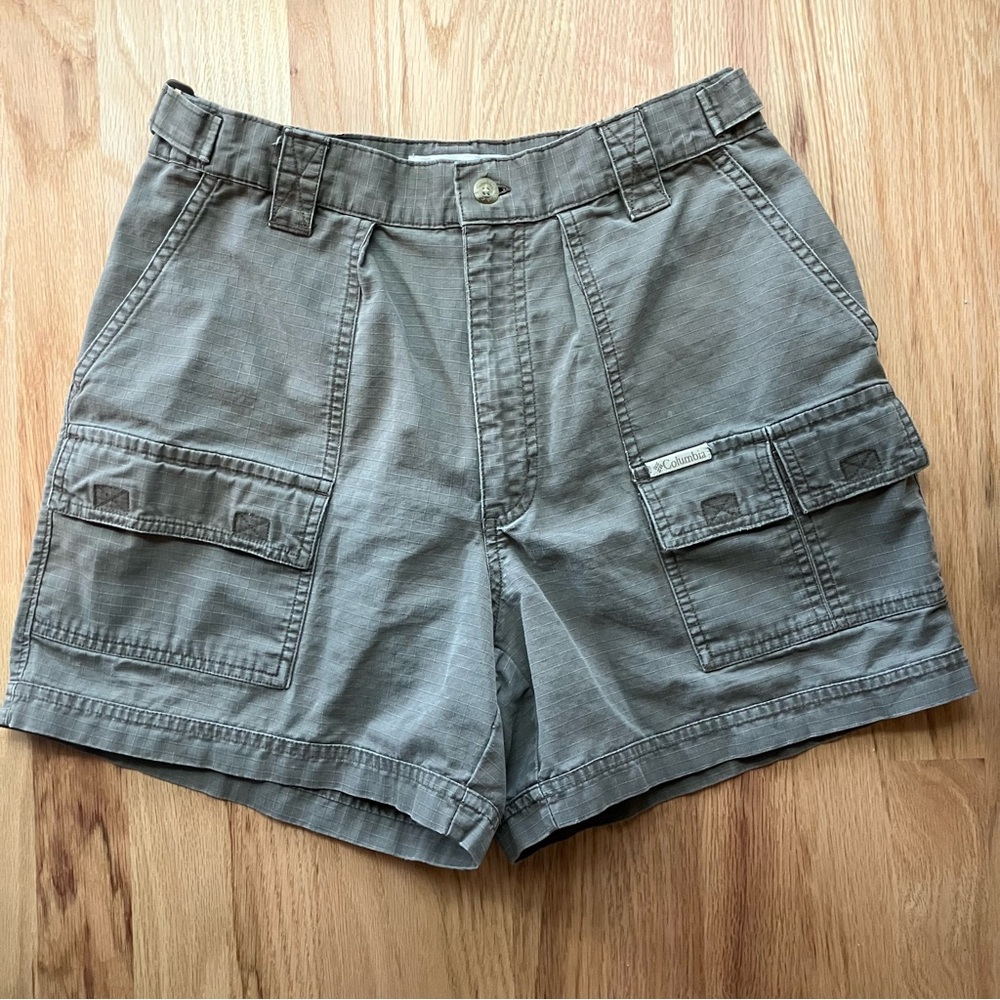 Vintage Women’s Columbia Sportswear 5” Cargo Shorts
